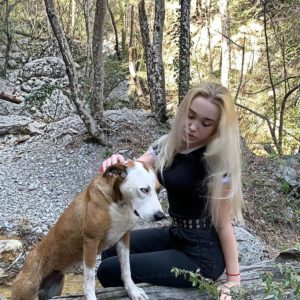 Kira Simurina love dogs