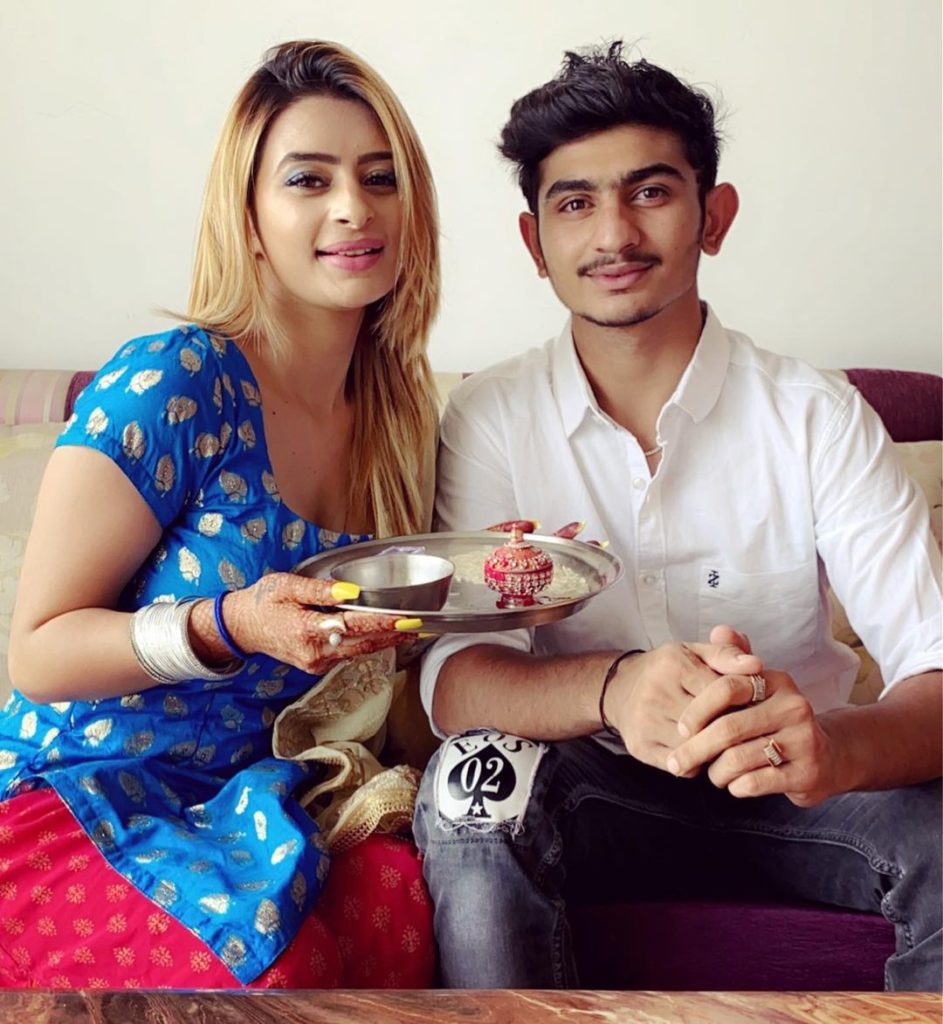 indian girl ankita dave and her brother
