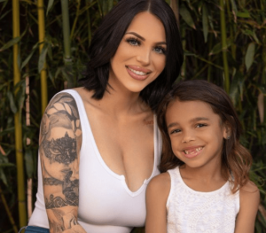 Jayce Ivanah With Her Daughter
