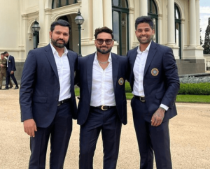 Rishabh Pant With His Co-players