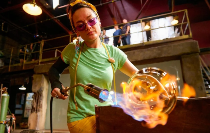 Blown Away Season 3 contestant and glass artist Claire Kelly