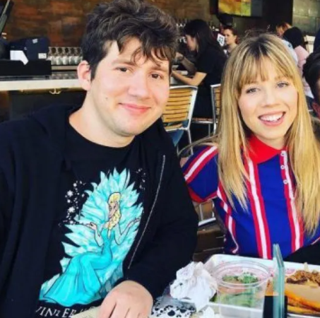 Jennette McCurdy with his brother Scott McCurdy