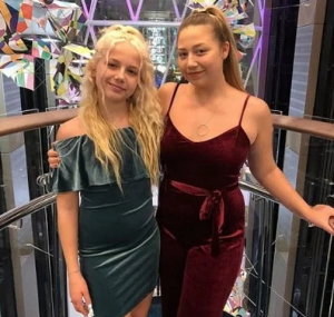 Indi Star with her Sister