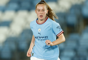 Keira Walsh Playing for Manchester city