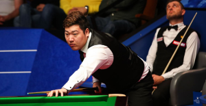 Yan Bingtao has a net worth of 5 million dollars by playing snooker