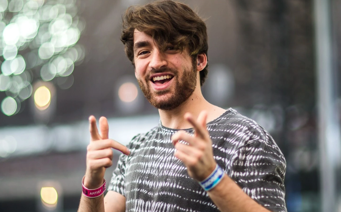 Oliver heldens blue. Оливер. Never look back Oliver Heldens/Syd Silvair.