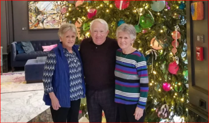 Leslie Jordan with his younger sisters.