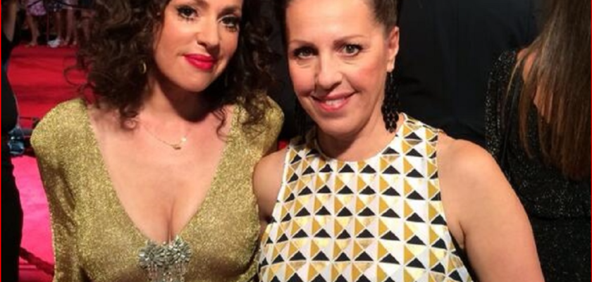 Tina Arena with his sister Nancy Arena during Logie Awards of 2014.