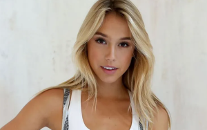 Alexis began her career as a model by working with Brandy Melville. 